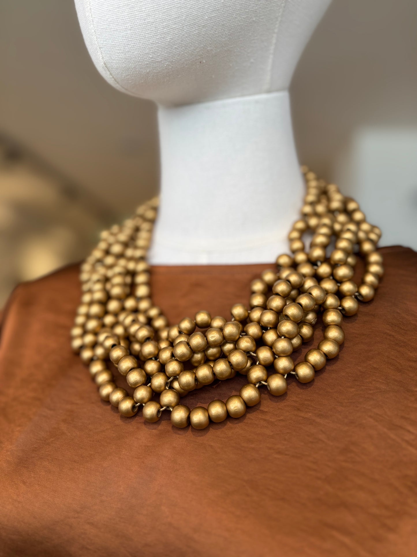 COLLAR BOLAS DORADAS