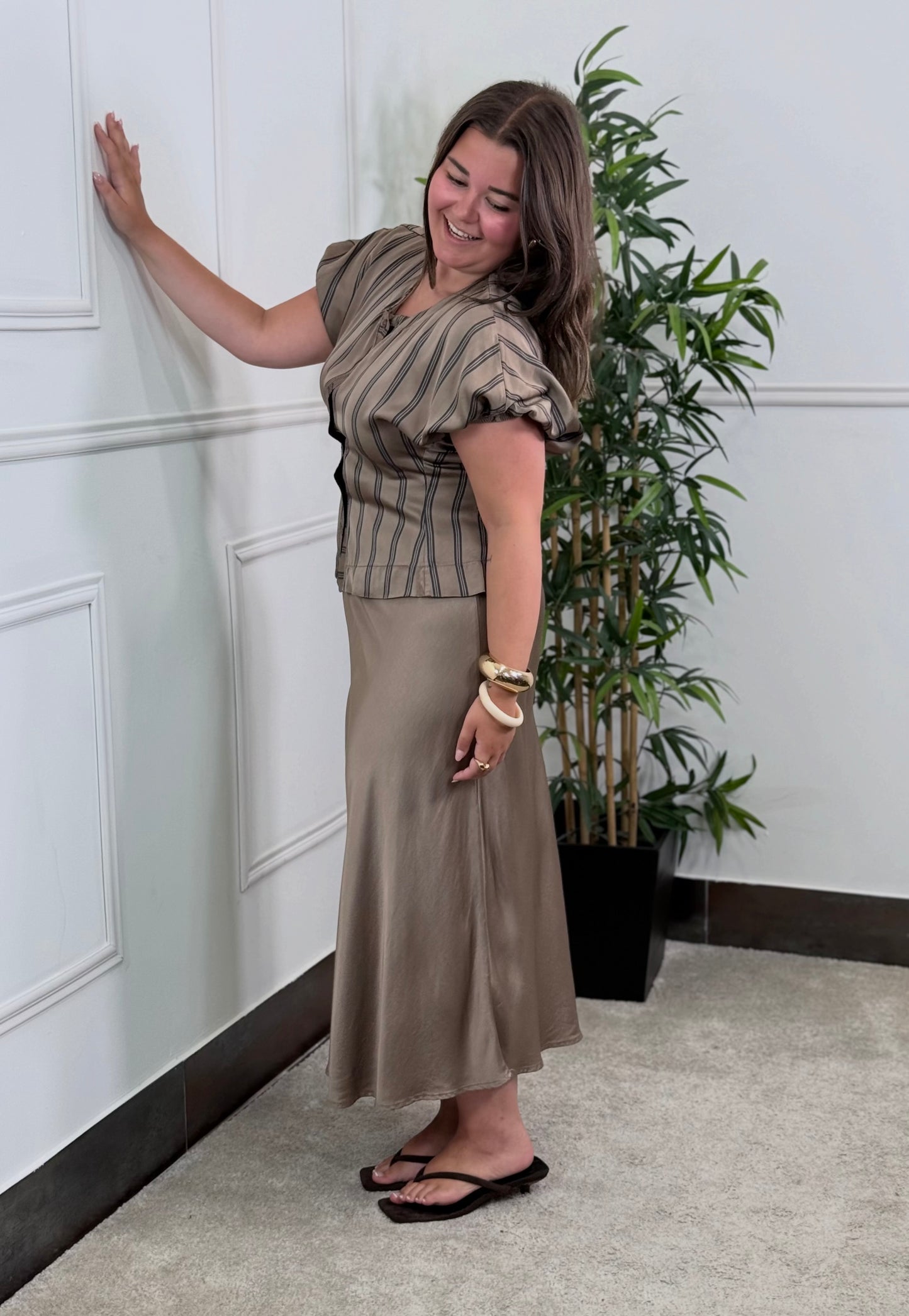 FALDA SATINADA CAMEL