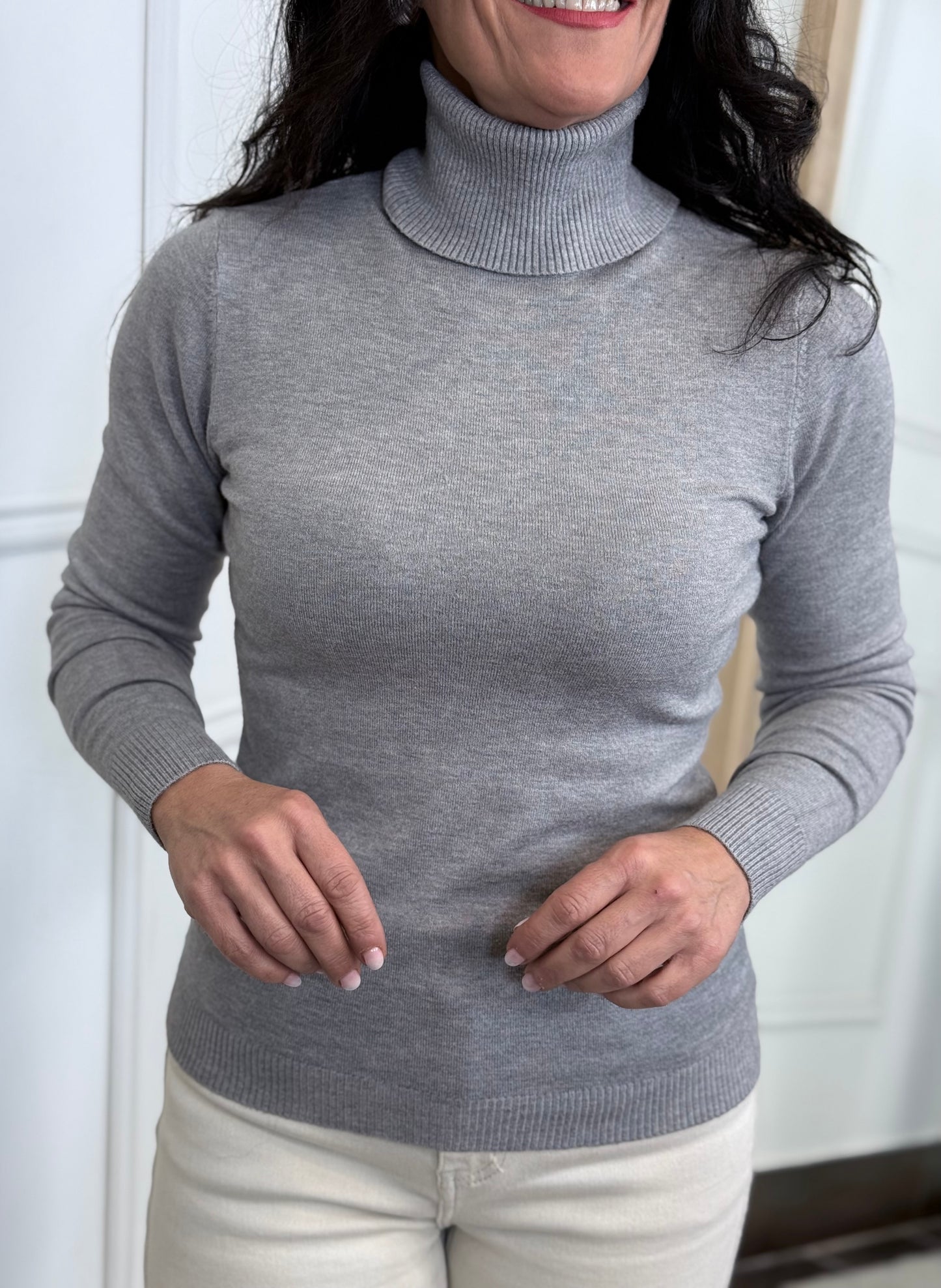 JERSEY BÁSICO CUELLO CISNE GRIS