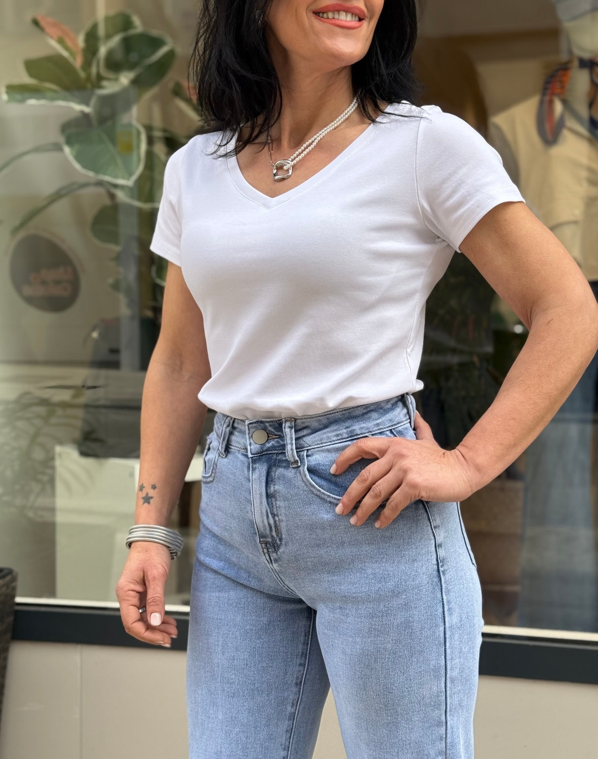 CAMISETA BÁSICA PICO BLANCA
