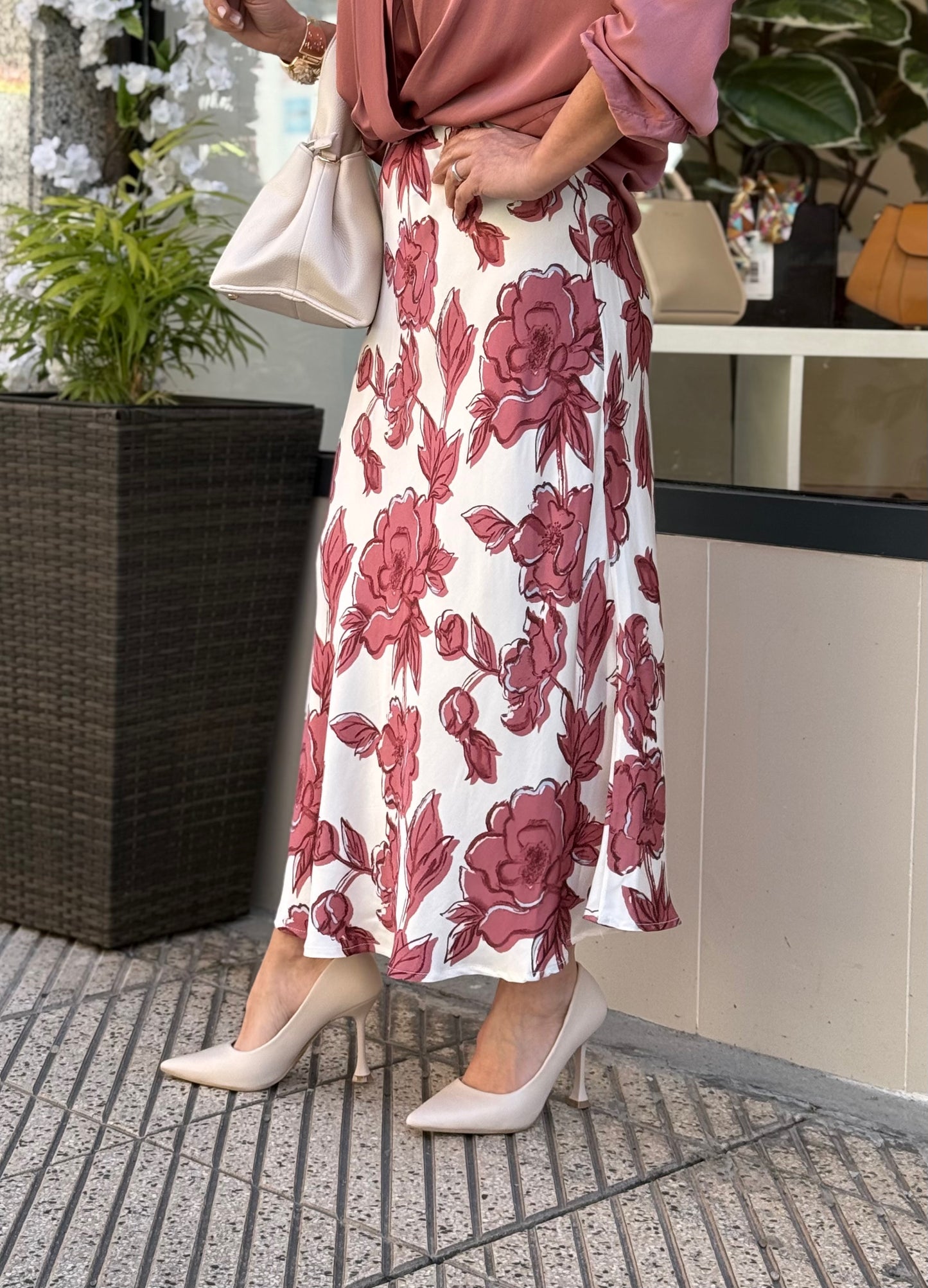FALDA FLOR SATINADA