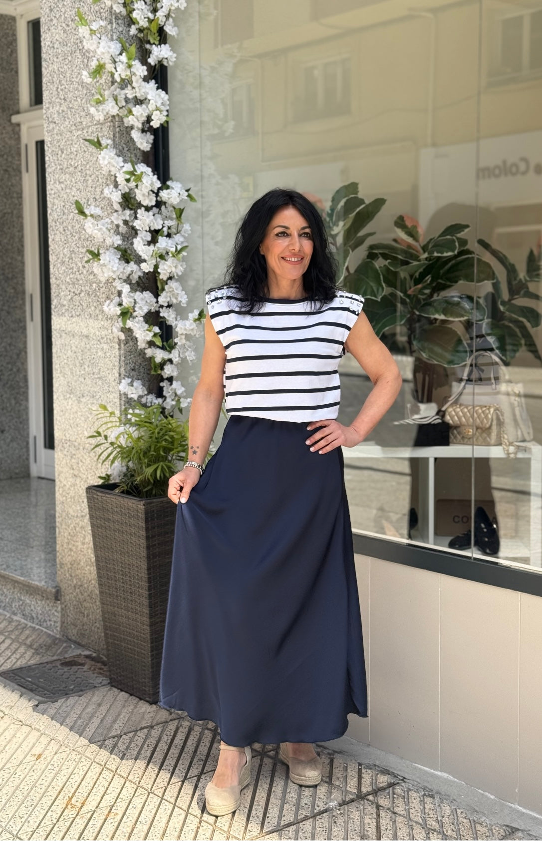 FALDA SATINADA AZUL MARINO