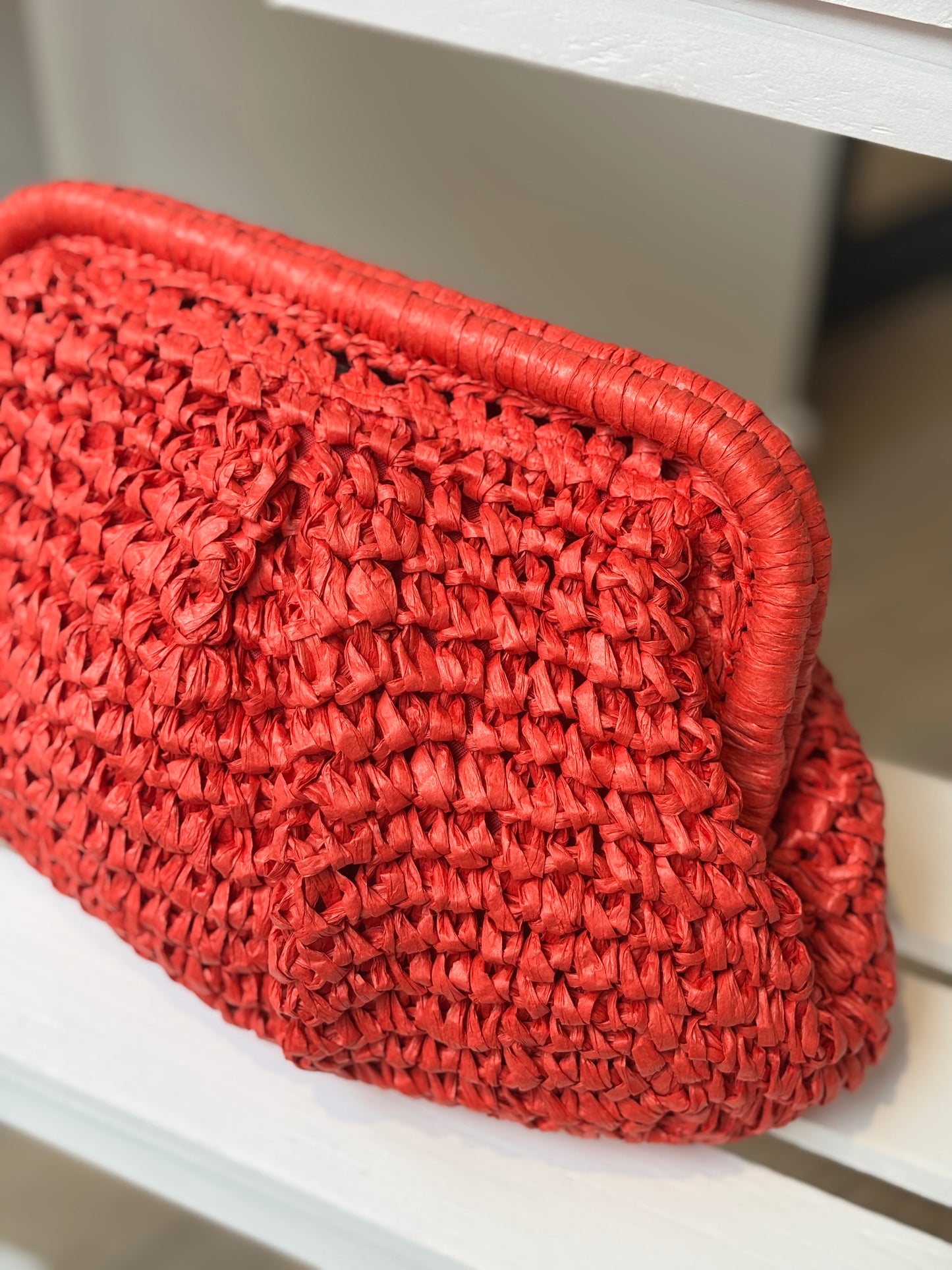 CLUTCH RAFIA ROJO