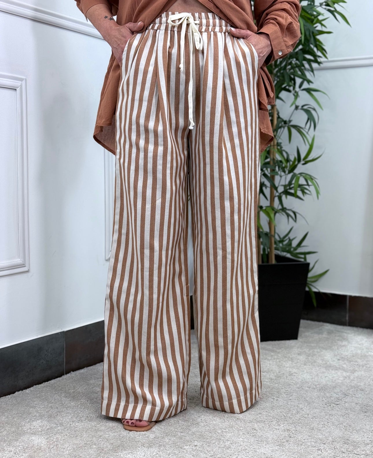PANTALÓN RAYA CAMEL