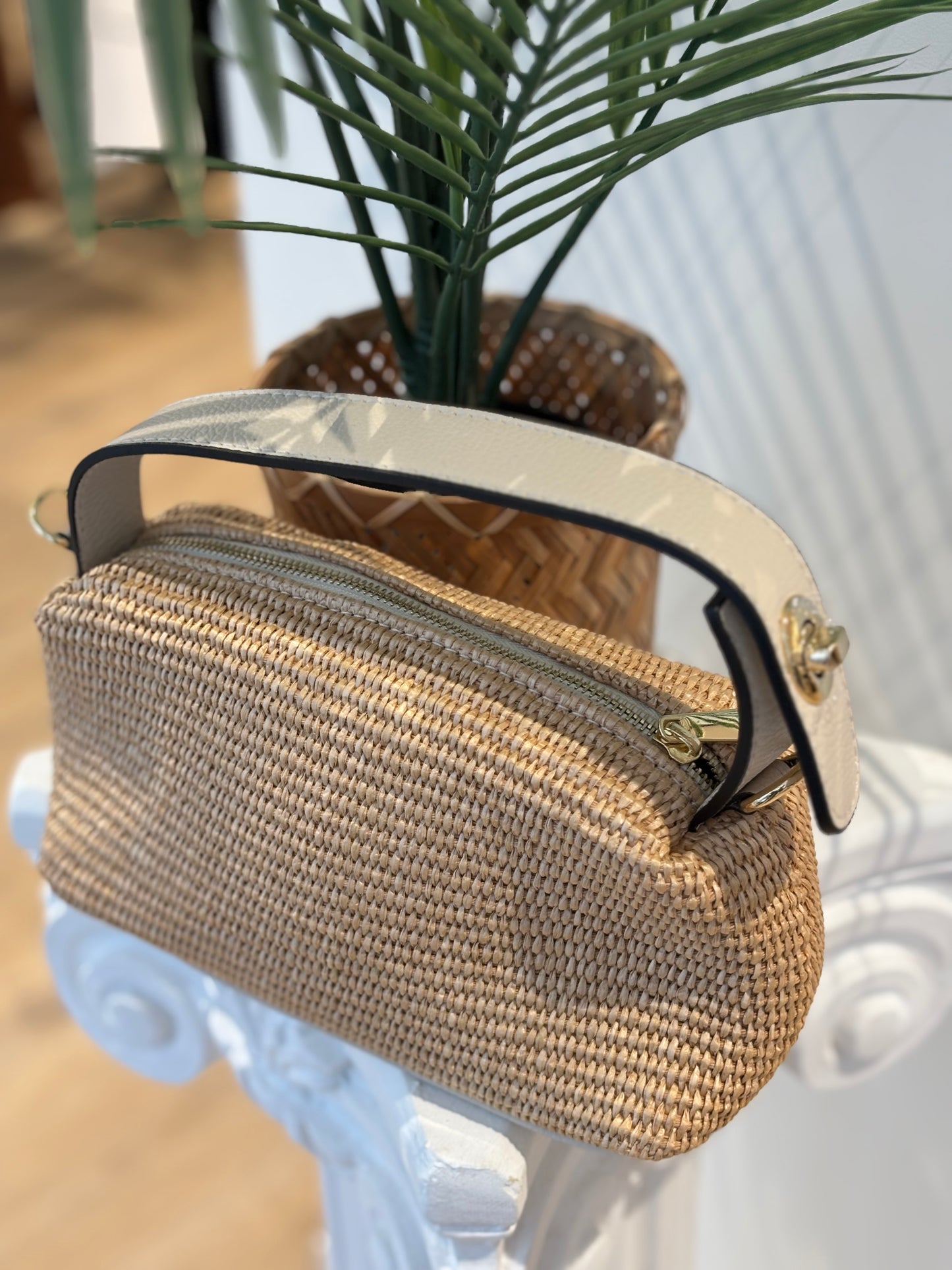 BOLSO VERGAMO PIEL Y RAFIA BEIGE