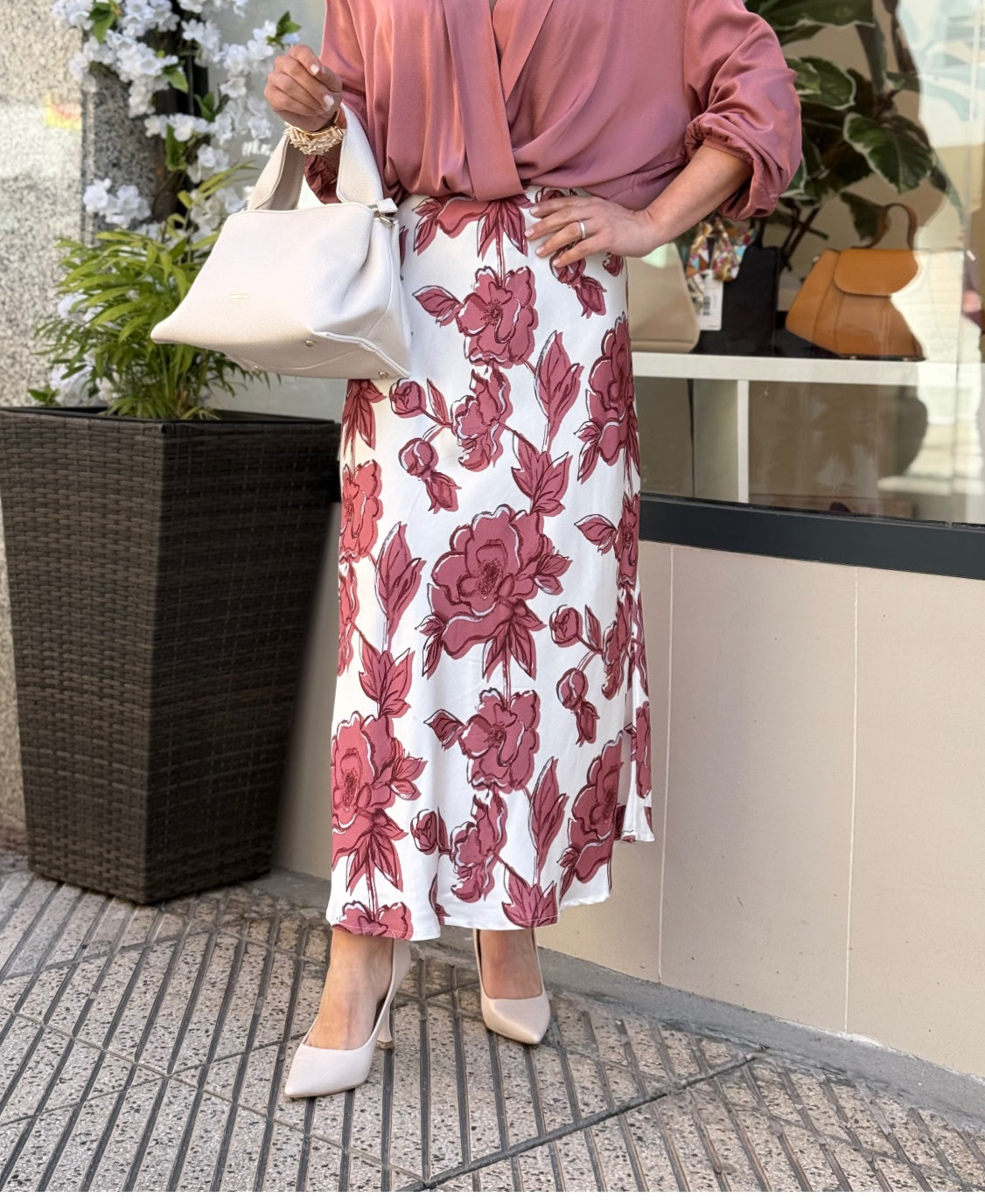 FALDA FLOR SATINADA