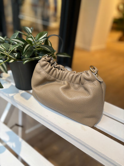 BOLSO BOMBÓN NEW TAUPE