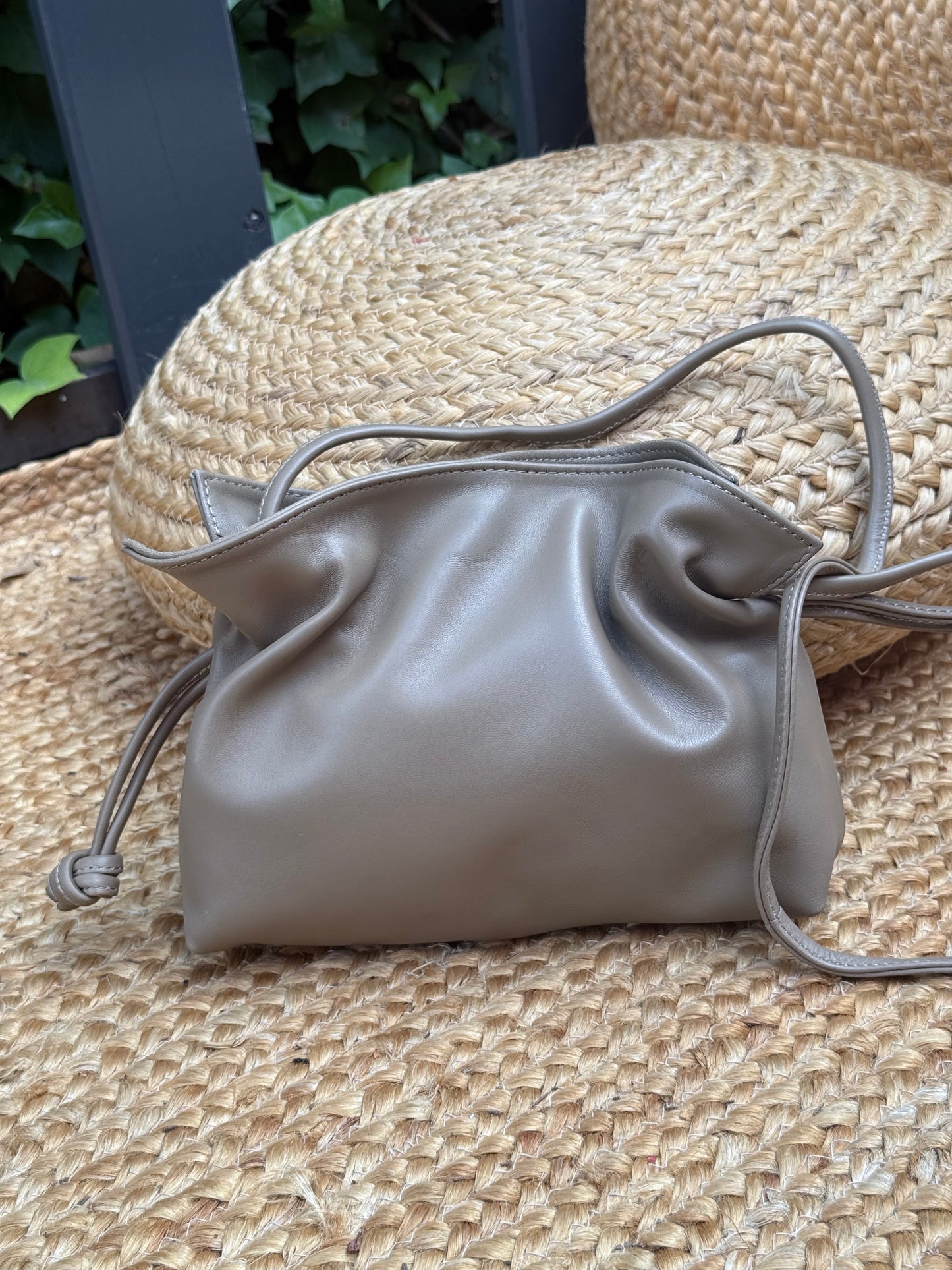 BOLSO LOVE PIEL TAUPE