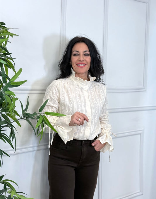 CAMISA ROMÁNTICA BEIGE