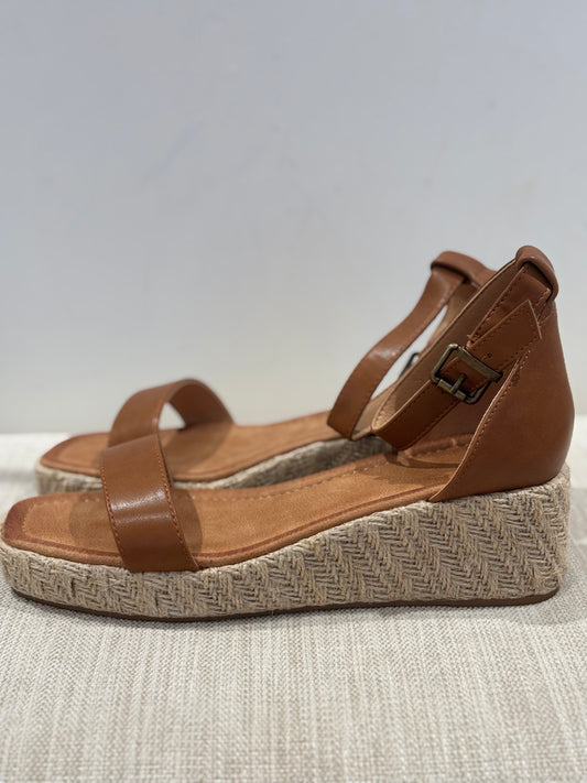 SANDALIA PAU CAMEL