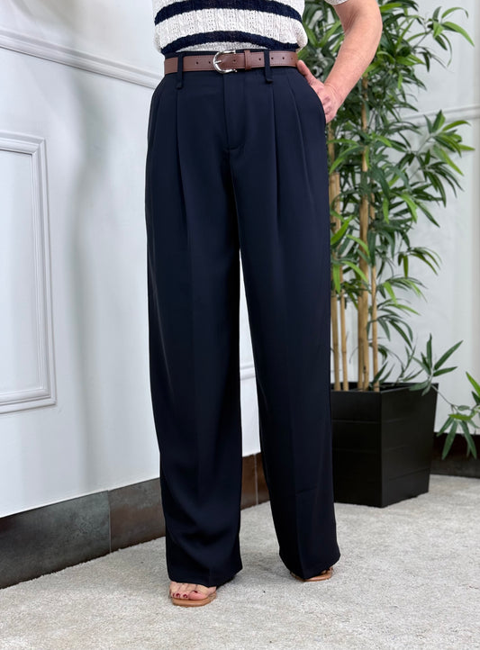 PANTALÓN PINZAS CINTURÓN MARINO