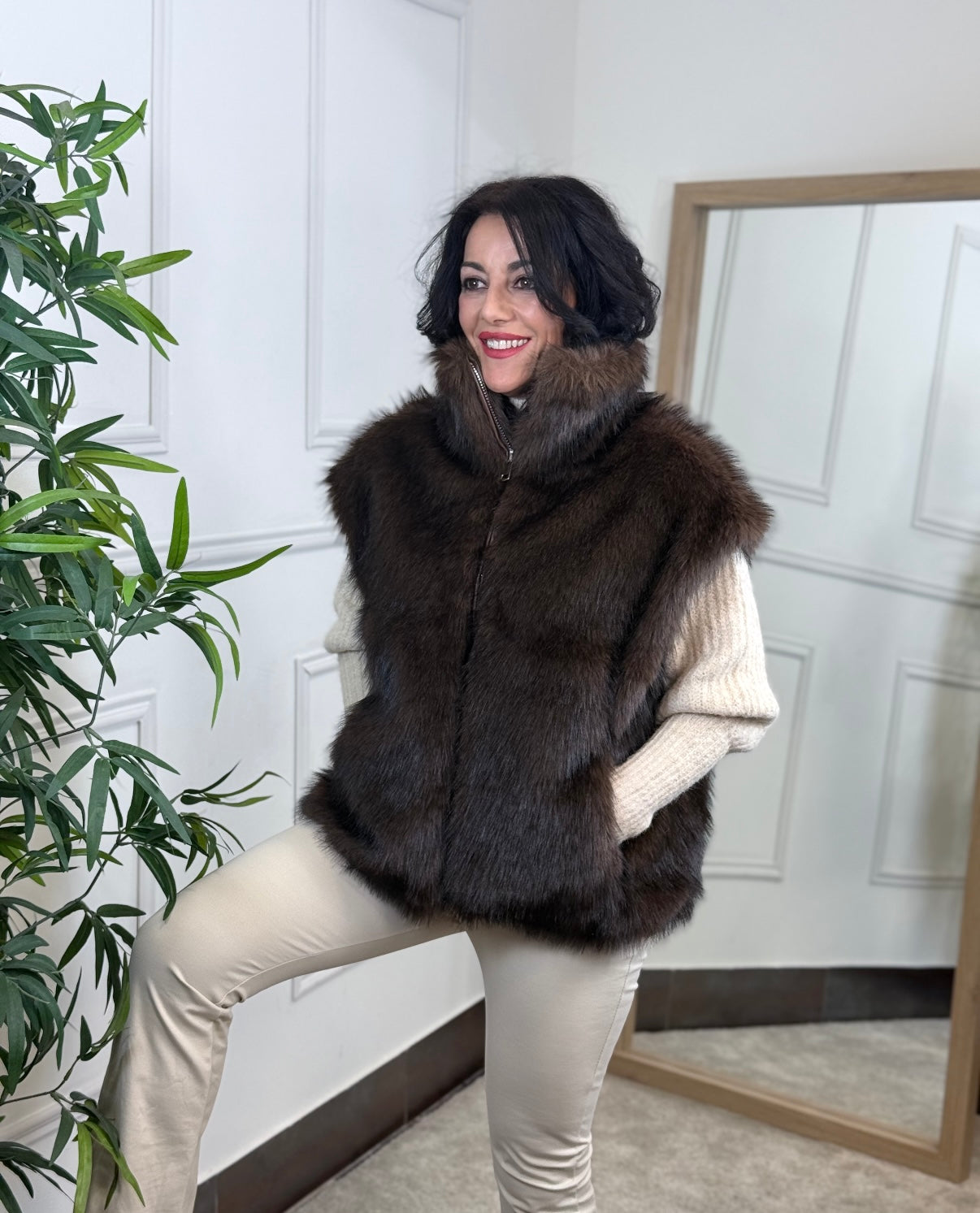 CHALECO PELO CHOCOLATE