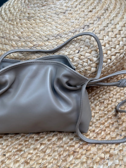 BOLSO LOVE PIEL TAUPE