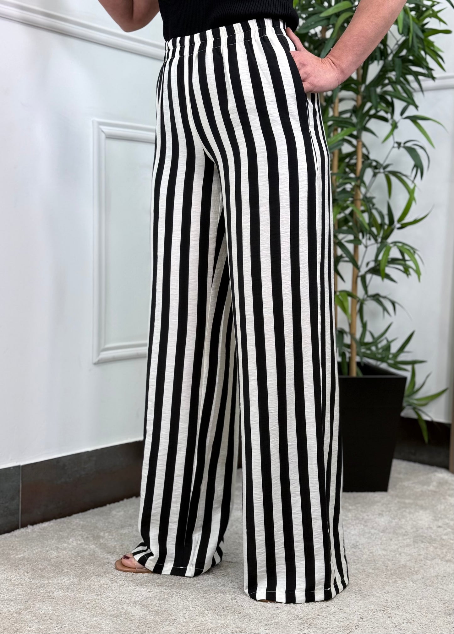 PANTALÓN RAYAS NEGRO