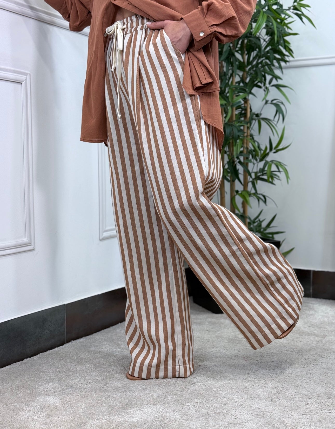 PANTALÓN RAYA CAMEL