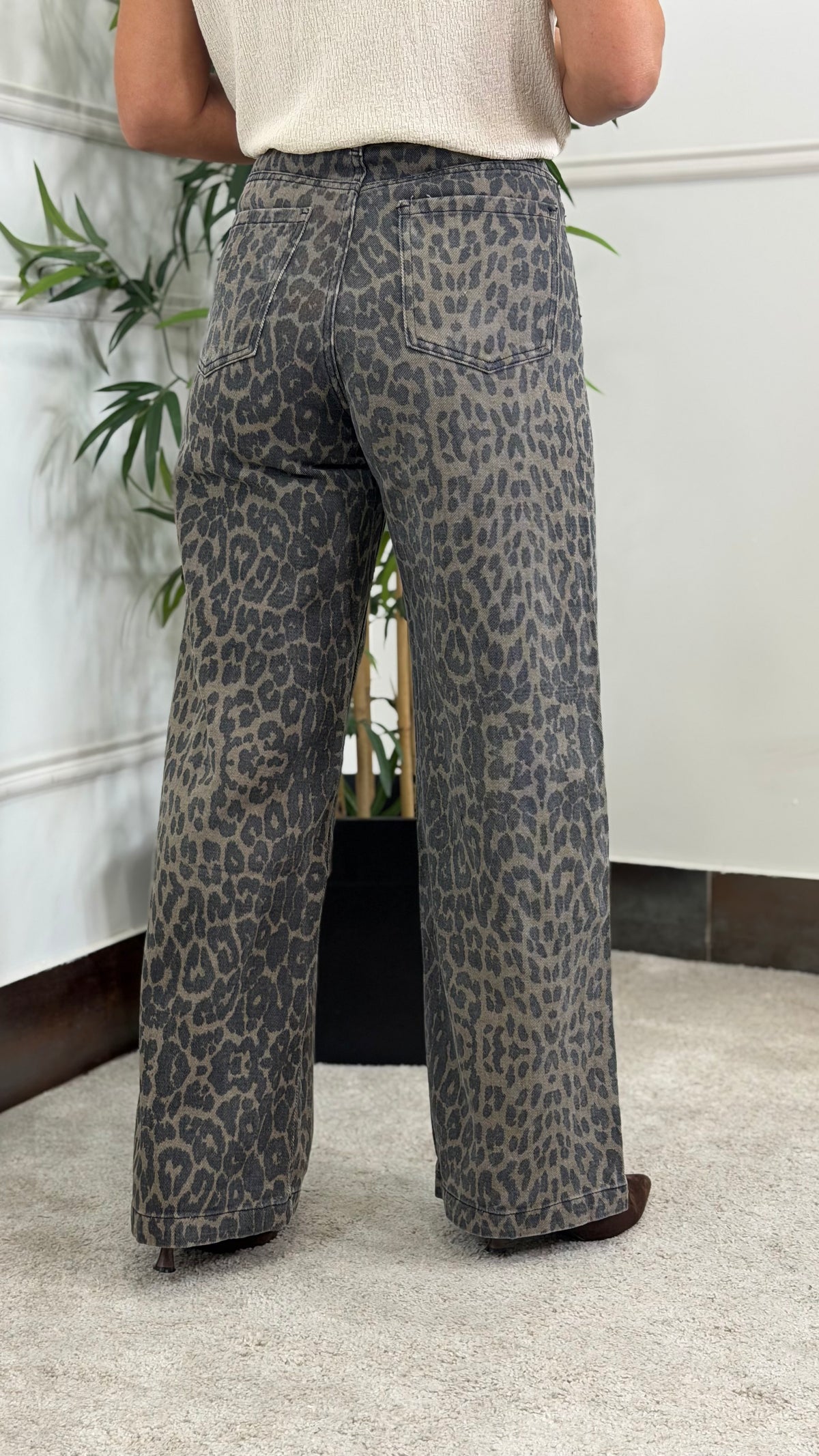 PANTALÓN DENIM ANIMAL PRINT